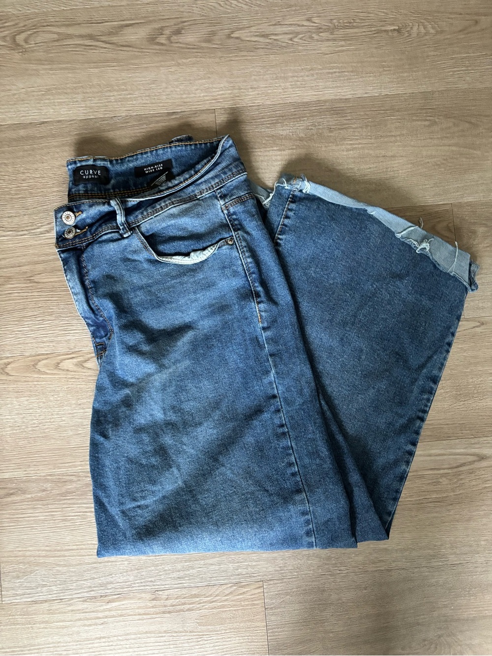 Curve & Co. Women’s Wide Leg Flare Jeans in Medium Blue